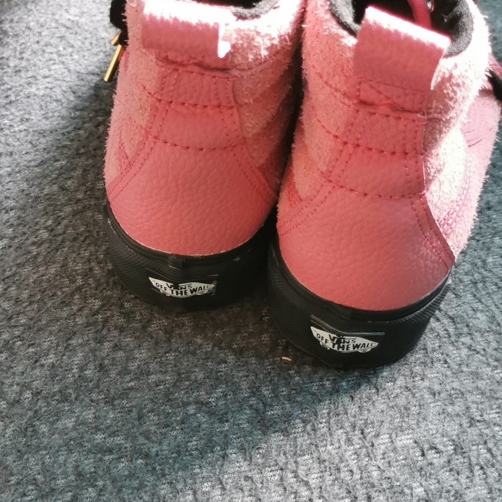 Vans - Picture 4 of 9